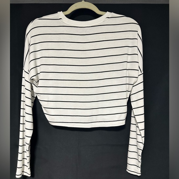 Long Sleeve Striped Cropped Dolman Slouchy Tee - Picture 5 of 7